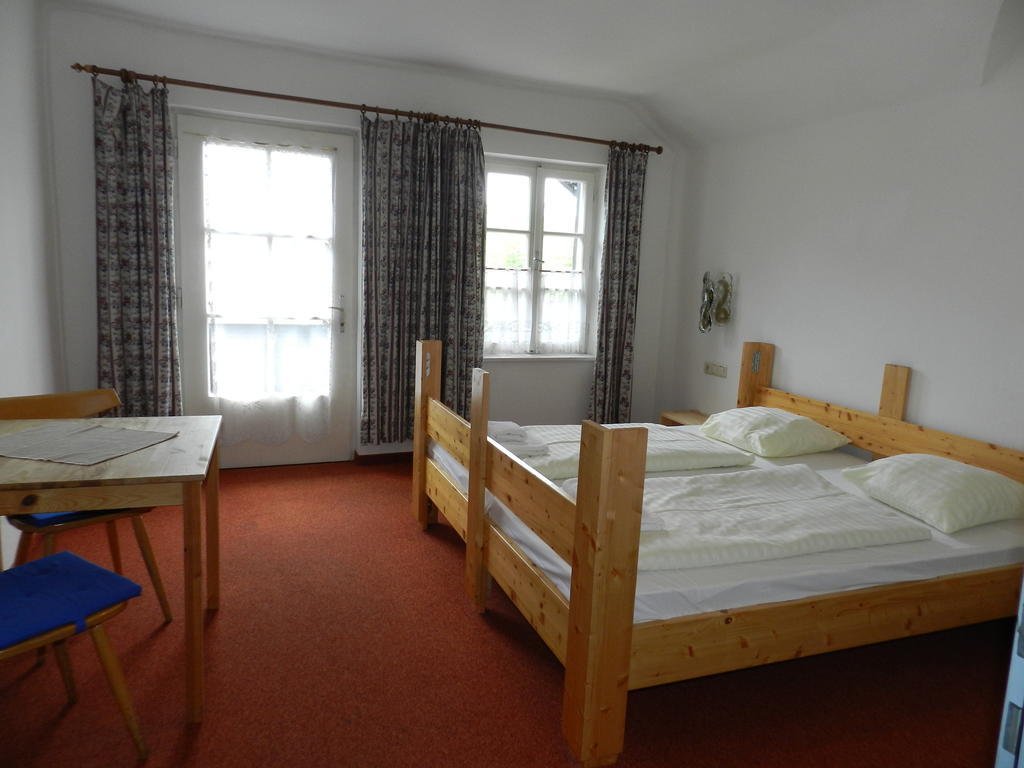 Hotel Youhey Am Wolfgangsee Strobl Rum bild